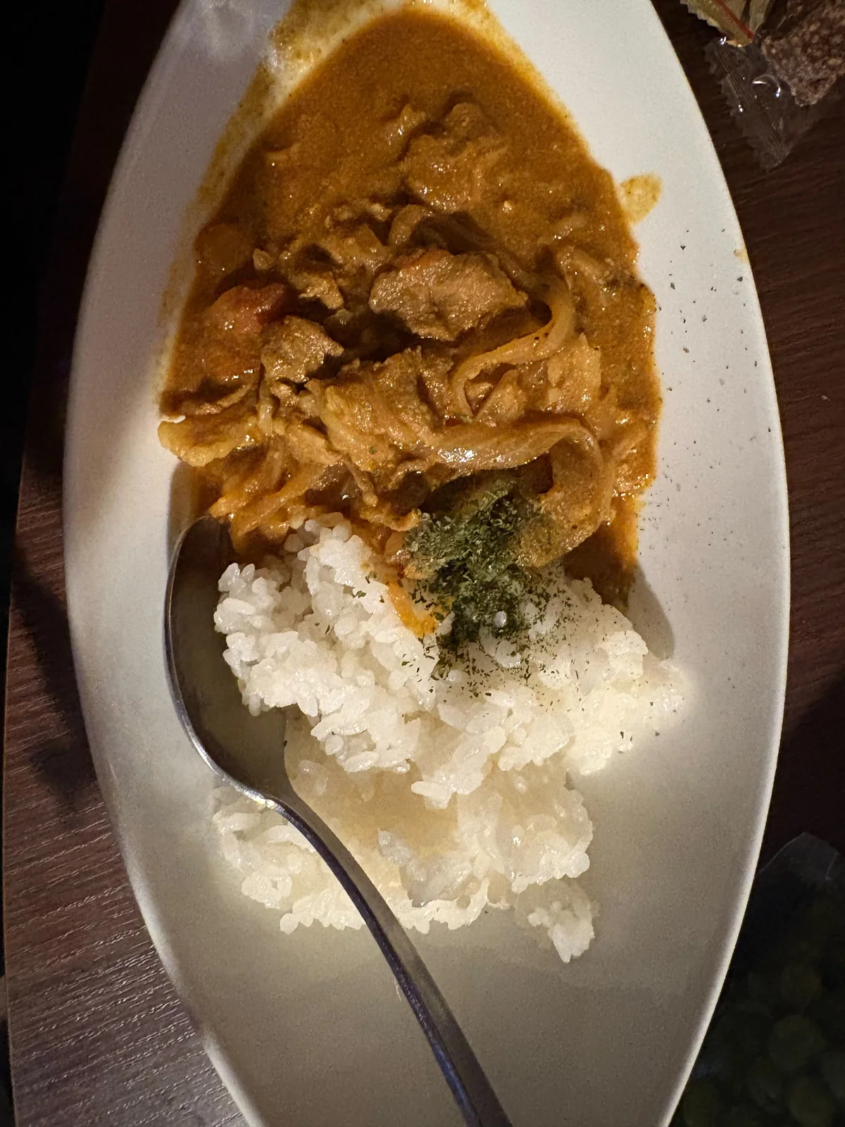 縦長の構図に収められた料理の一例